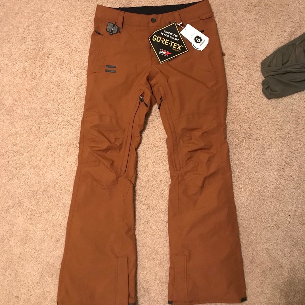 BRAND NEW Women’s volcom Knox snowboard pants